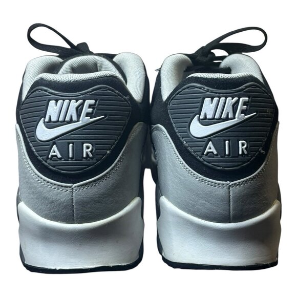 Nike Air Max 90 Essential \
